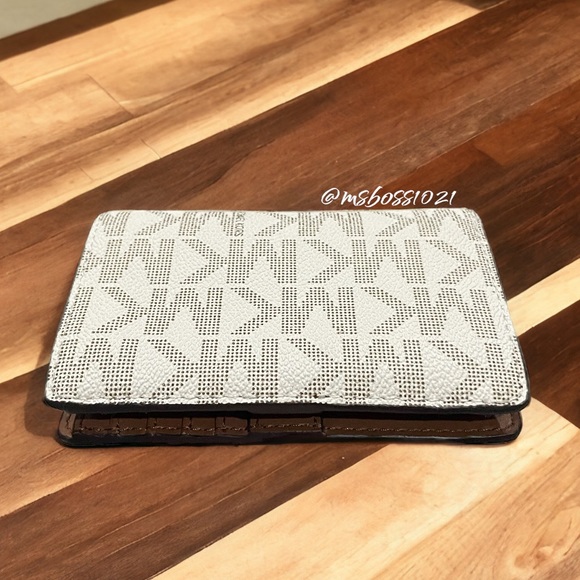 Michael Kors Medium Slim Bifold Wallet in Vanilla/Soft Pink BRAND NEW - Picture 2 of 5